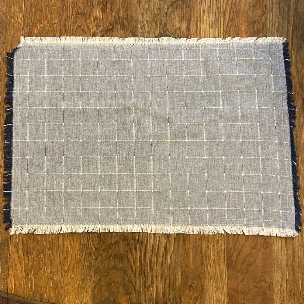 Set of 8 Ballard fringed placemats